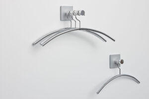 Hangon / Patères (2 patères + 4 cintres)