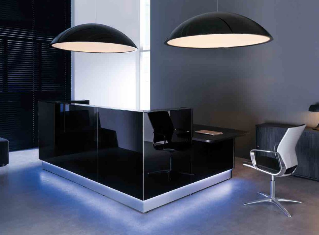 Linea / Banque d'accueil L275 cm avec PMR latéral à droite Noir