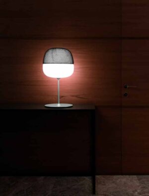 Afra / Lampe de table avec coiffe noire