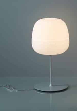 Afra / Lampe de table avec coiffe noire