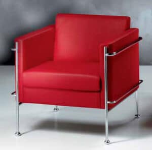 Team / Fauteuil en cuir rouge