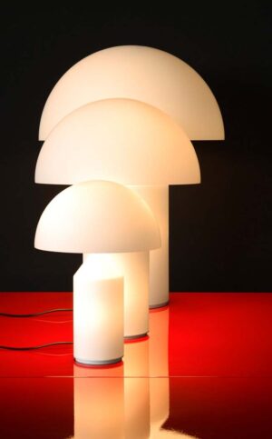 Atollo 236 / Lampe de table en verre opalin H35 x Ø25 cm