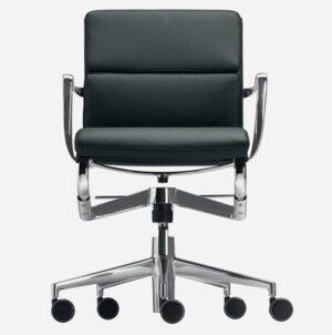 Rollinframe + TILT 47 soft / Chaise de réunion en cuir avec accoudoirs