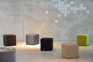 Sitting / Pouf carré H42 cm