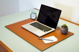 Mercurio / Sous-main en cuir
