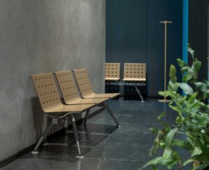 Ulisse Caimi / Chaise sur poutre