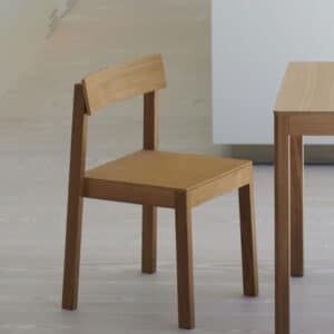 Tünn / Chaise en bois