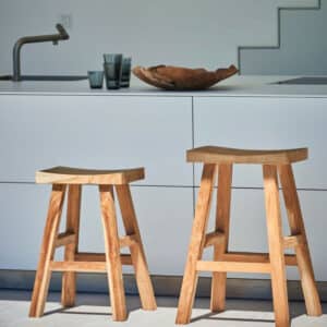 Curve / Tabouret en bois