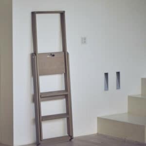 Ego / Escabeau pliant en bois