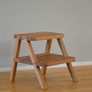 Oli / Marchepied en bois