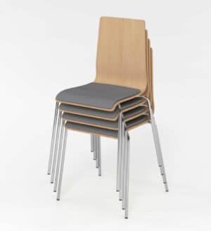 Horus / Chaise visteur en bois rembourrée