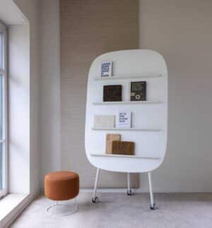 Pully cascando / Porte-revues sur roulettes