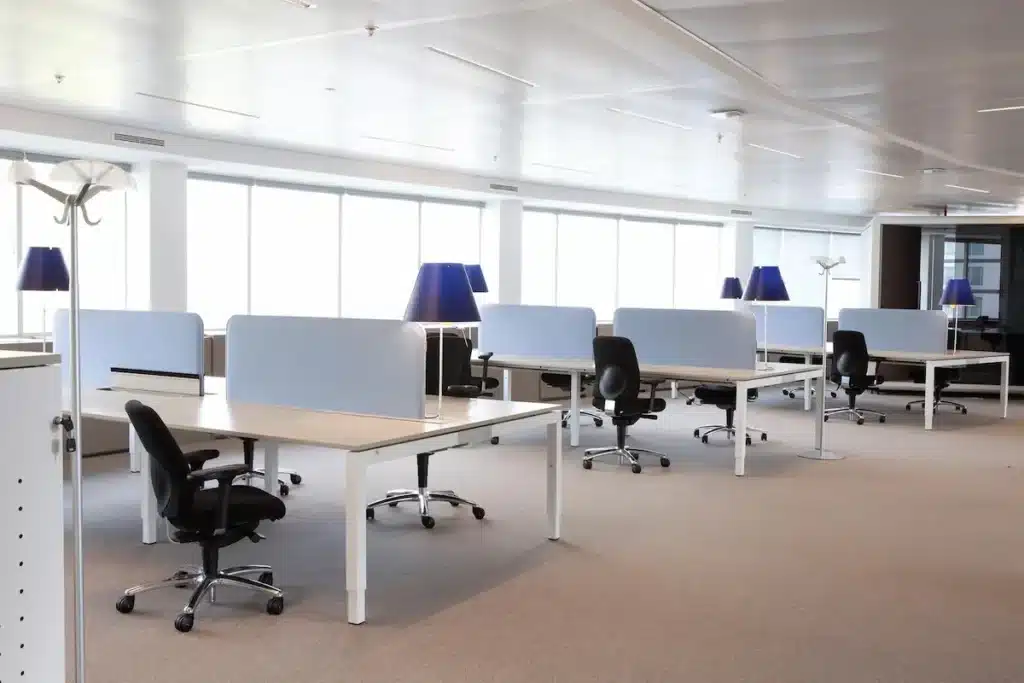 1-Banniere-Open-space - MonBureauDesign Quel bureau de direction pour un open space haut de gamme